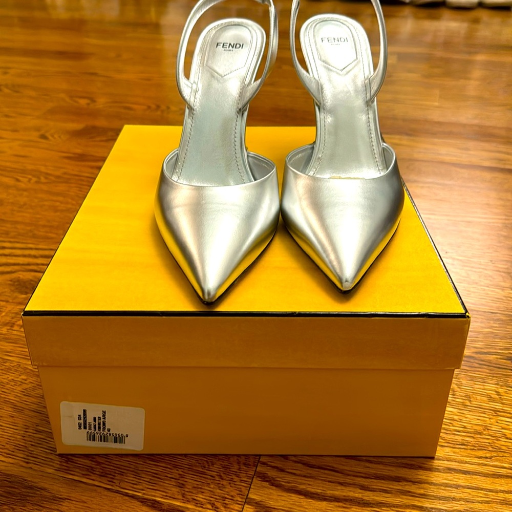 Worn once Silver Size 40 Fendi First dress shoes